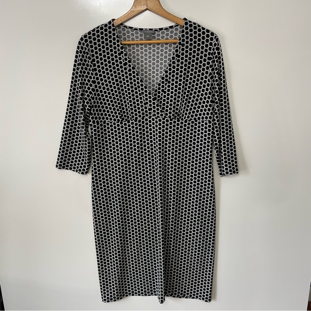 Ann Taylor Midi Dress 3/4 Sleeve Stretchy VNeck Womens 12P Minimalist OfficeChic